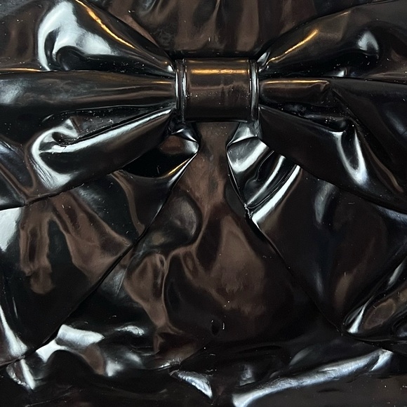 Valentino- Lacca Betty Bow Tote - pre-loved condition - Picture 5 of 15